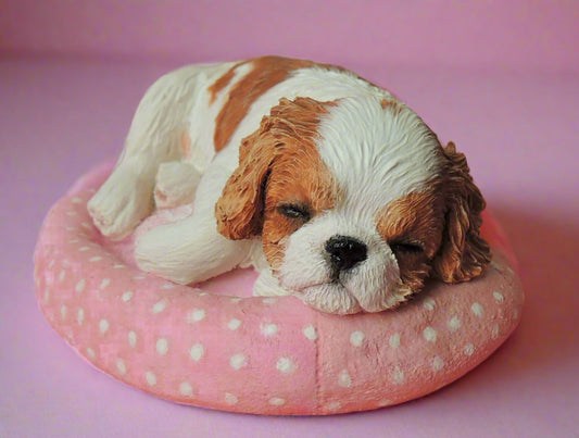 Sculpture of a cavalier king charles puppy