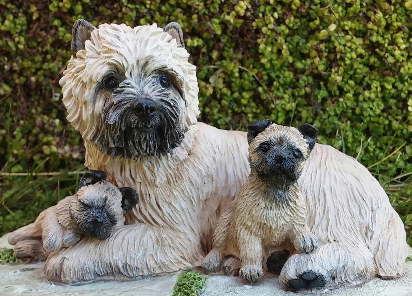 Figurine Cairn Terrier avec chiots